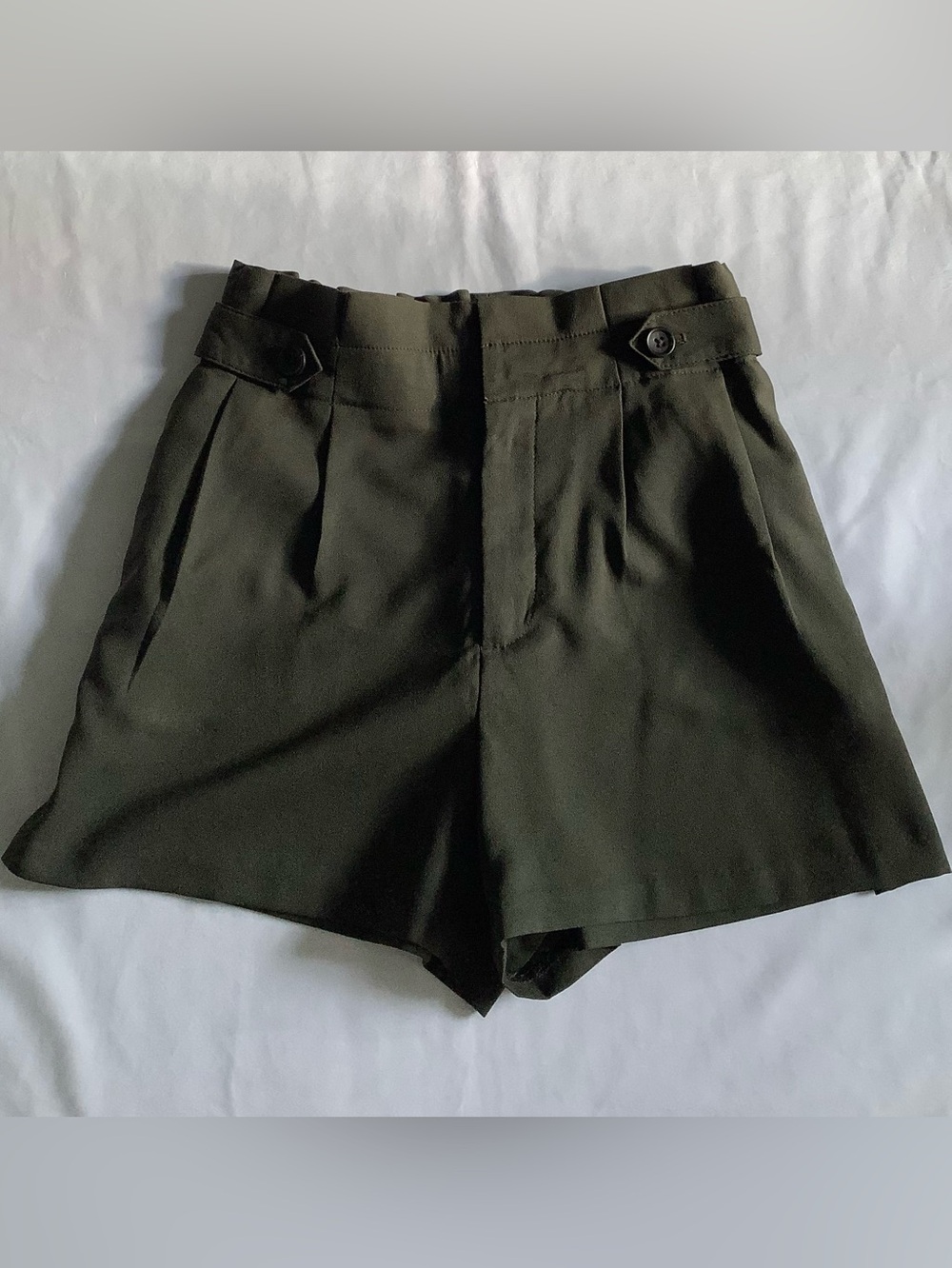 Banana Republic Olive Green Paperbag Shorts Pleated Button Waist 4P